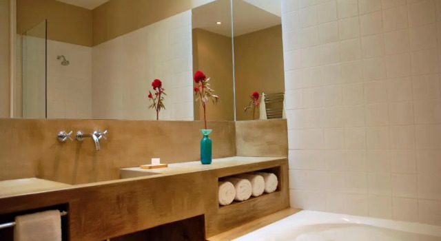 Люкс с видом на бассейн Home Hotel
