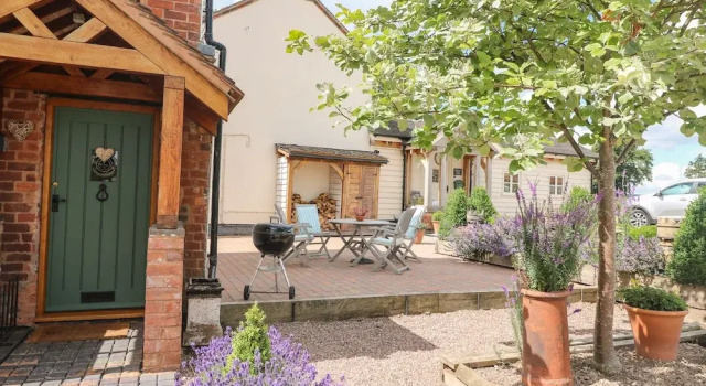 Коттедж Bellamour End Cottage