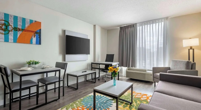 Четырёхместный люкс Comfort Inn MSP Airport - Mall of America