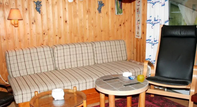Quaint Holiday Home in Aakirkeby near Beach, Rezerwuj Hotel Akirkeby Bornholm