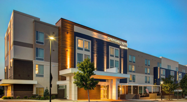 SpringHill Suites by Marriott Kansas City Lenexa City Center, Book Hotel Hoteller i Lenexa med pool, Swimmingpool