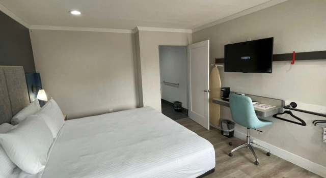 The Midtowner Hotel, SureStay Collection by Best Western, Забронировать Отель Отели Сакраменто с бассейном, рядом с Health Relations Sacramento, Бассейн