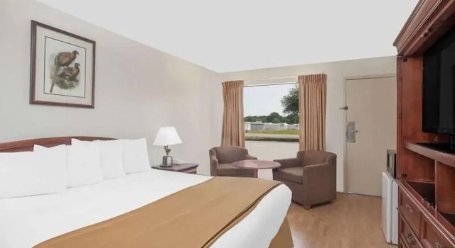 Номер Standard Courtyard Hotel & Event Center