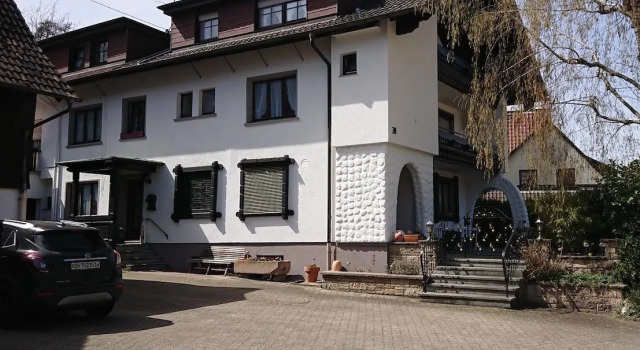 Pension Schlossbergblick, Varaa Hotelli Simonswald Breisgau, lähellä Kulturhistorische Olmuhle