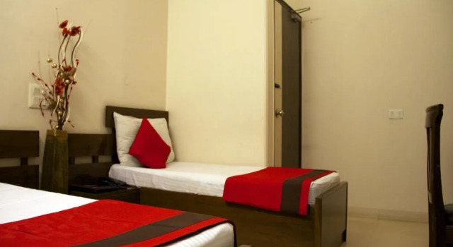 OYO Rooms Sector 55, Забронировать Отель Отели Гургаон 3 звезды, рядом с Ansal University, 3*