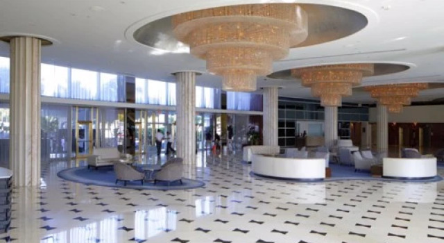 FONTTREBVSJS - Unit 1117, Varaa Hotelli Hotellit Miami Beach uima-altaalla, Uima-allas