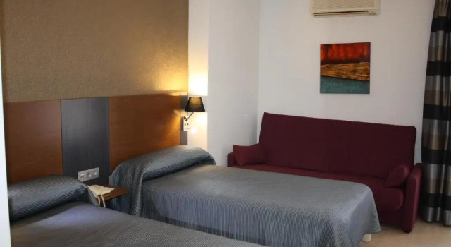 Трёхместный номер Standard Hotel Regio Cádiz
