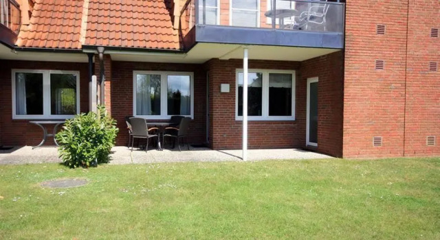 Ferienwohnung-9-mit-Terrasse-Garten-Landhaus-Hubertus-Duhnen