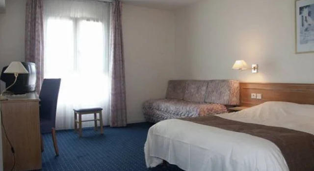 New Christina, Book Hotel Hoteller i Perpignan med pool, Swimmingpool