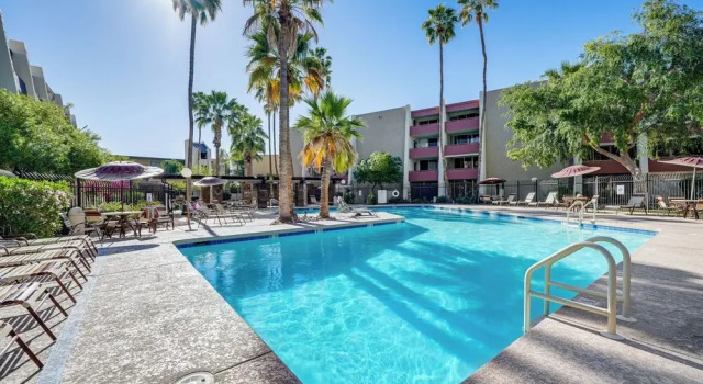 Scottsdale Condo w/ Community Pool & Hot Tub!