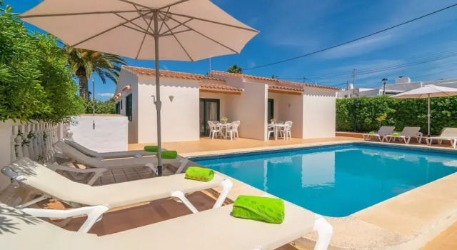 Villa Victoria in Cala en Porter, Reservar Vila Alaior Minorca