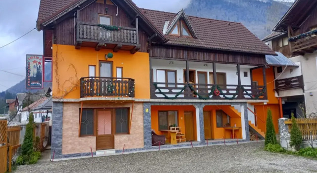Pensiunea Irina Zarnesti, Rezervovat Hotel Hotely v Prahova Valley s parkováním, Parkování