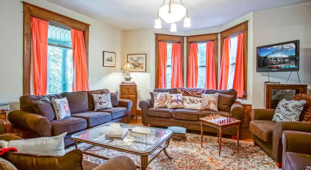 5 Br: Historic Glaab House in Cass, With AC, Amazing Kitchen, Covered Porches, Historical Landmark, Buchen Sie Ferienhaus Villen in West Virginia, Villa