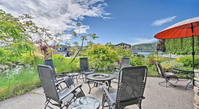 Коттедж Lake Chelan Home w/ Boat Dock & Slip