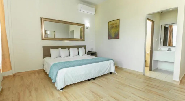 Полулюкс Hotel Plaza del Arco Express