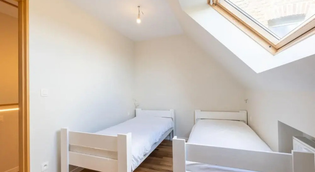 Spacious Holiday Home With Pond in Poperinge, Rezerwuj Dom wakacyjny Hotele w Bruksela z parkingiem, Parking