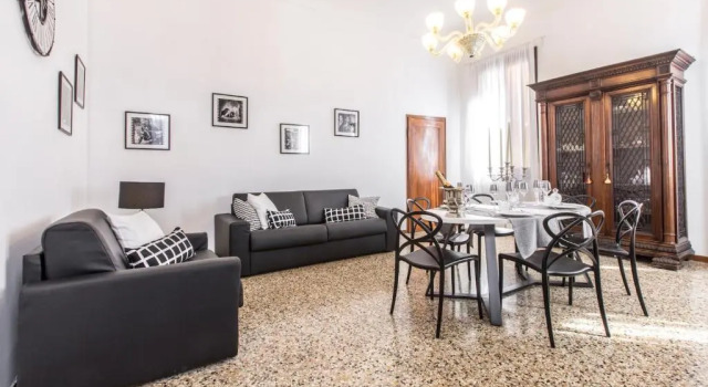 Rialto Design Boutique Apartment, Забронировать Апартаменты/квартира Апартаменты Венеции, рядом с Консульство Франции в Венеции, Апартаменты/квартира