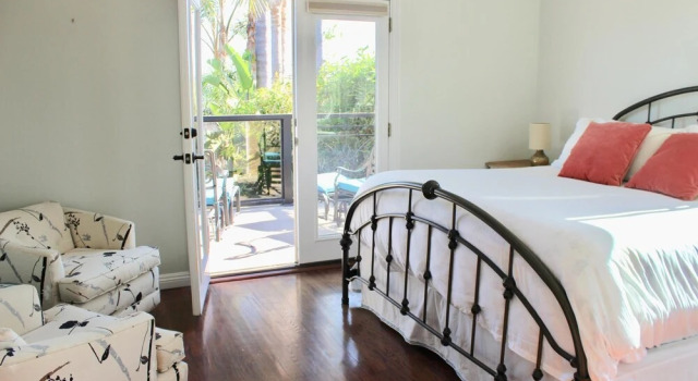 PCH 7 in Malibu with 3 bedrooms and 2 bathrooms