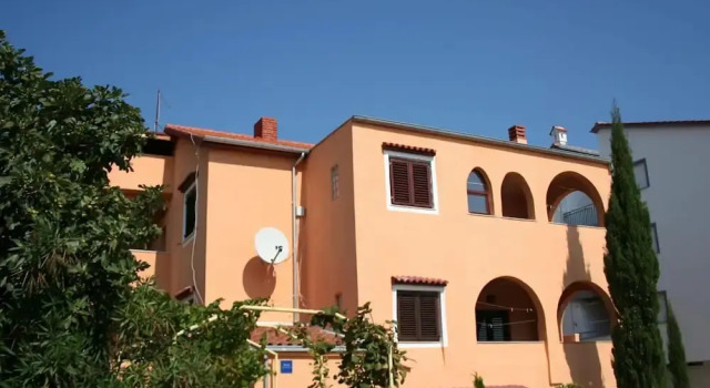 Apartment on the Second Floor