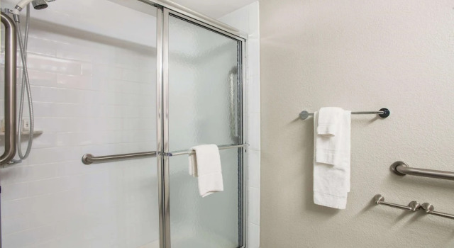Люкс c 1 комнатой La Quinta Inn & Suites by Wyndham DC Metro Capital Beltway