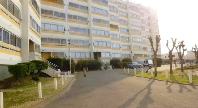 Apartment With one Bedroom in Saint-hilaire-de-riez, With Wonderful sea View and Furnished Balcony - 500 m From the Beach