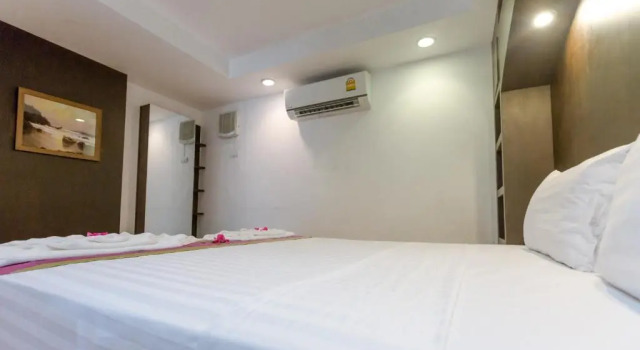 Porterhouse Beach Hotel