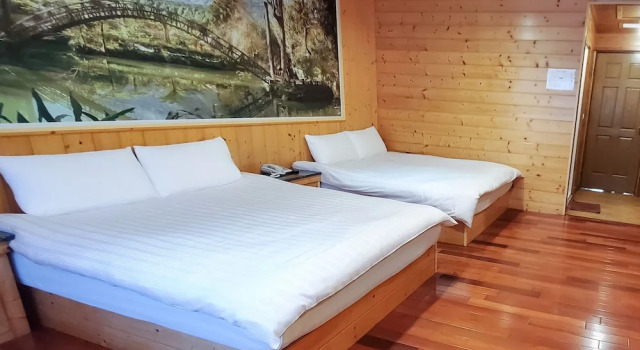 Четырёхместный номер Standard Kingtaiwan Hotel