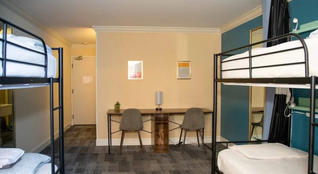 Кровать в общем номере (женский номер) с балконом Samesun San Francisco