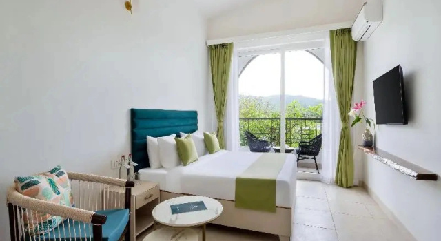 Семейный номер Standard с балконом Stone Wood Hotel Amboli