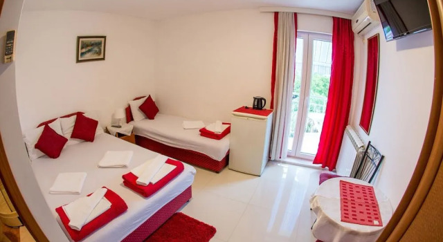 Guest House Vucicevic, Book Guesthouse Hotels in Budva County with Parking, Parking