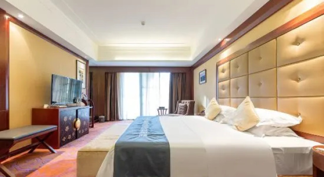 Люкс Deluxe Days Hotel and Suites Zhaozhuang Xingyi Resort
