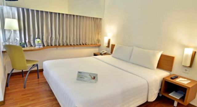 Camera Superior Whiz Hotel Pemuda Semarang