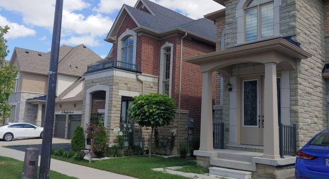 Cozy 2-bedroom House Rental in Brampton's Mount Pleasant, Забронировать Дом для отпуска Коттеджи Брэмптон, Коттедж