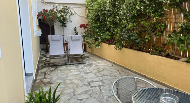 Студия Harbour Studios And Apartments