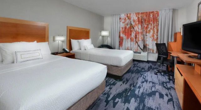 Четырёхместный номер Standard Fairfield by Marriott Inn & Suites Charlottesville North