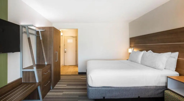 Номер Executive Holiday Inn Express & Suites Ludington by IHG