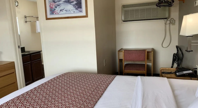 Четырёхместный номер Standard Sandusky Inn