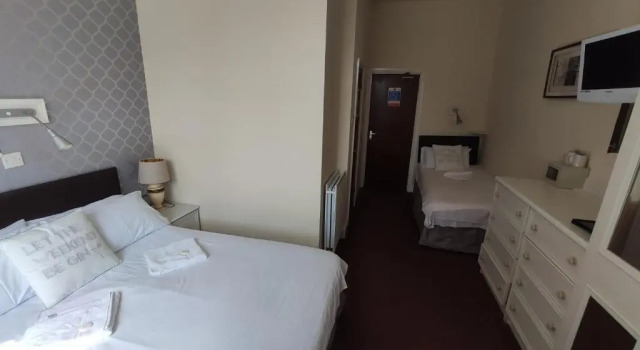 Трёхместный номер Standard Mardi Gras Hotel