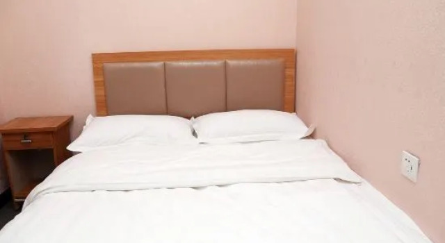 Tianjin Liansong Hotel, Rezerwuj Hotel Hotele w Tianjin Province z parkingiem, Parking