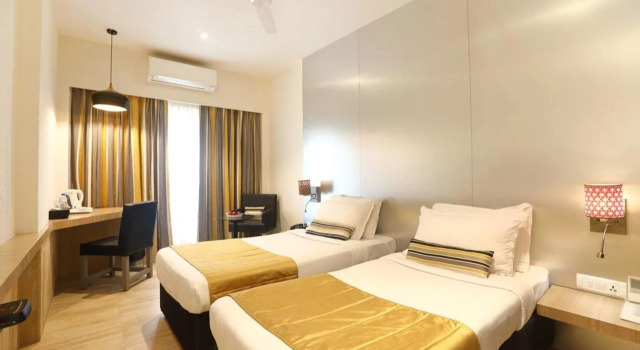 Mumbai Metro - The Executive Hotel