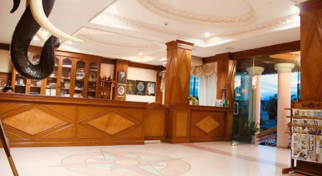 Phuthong Place, Забронировать Отель  