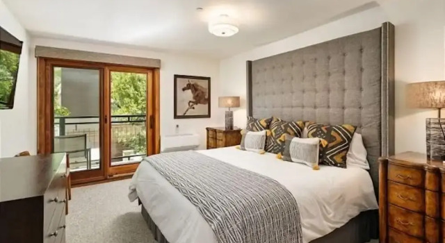 3 Bedroom Premier Vacation Rental in Heart of Downtown Aspen - Walk to Gondola!