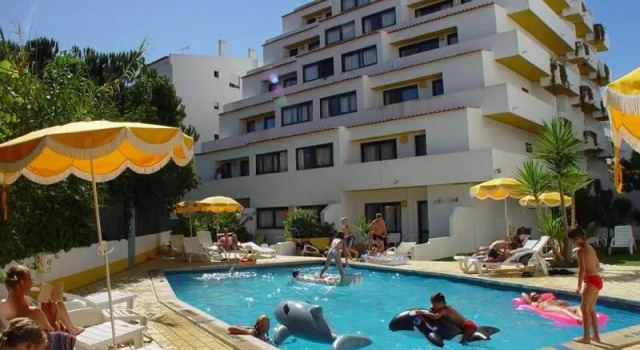 Кровать в общем номере c 1 комнатой Ourasol Apartamentos Turisticos