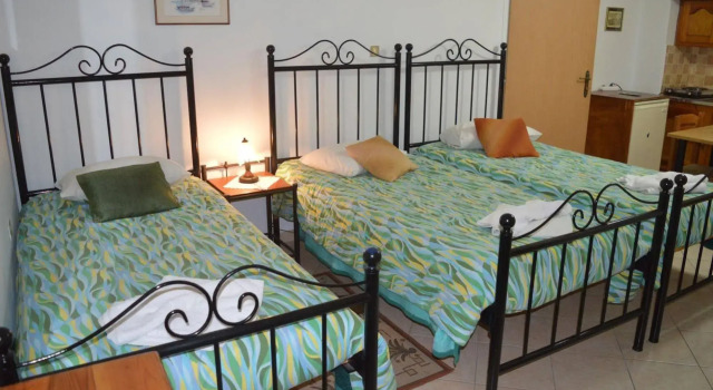 Hermoupolis Rooms