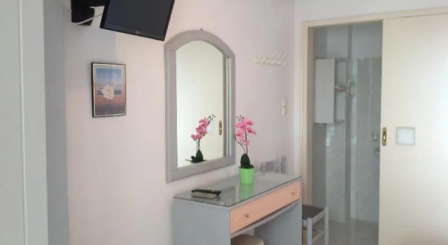 Номер Standard Travlos Studios