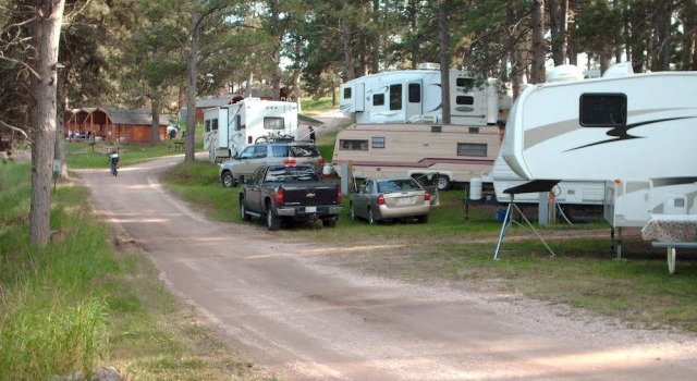 Custer Crazy Horse Campground, Забронировать Кемпинг Кастер Wind Cave National Park