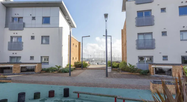 Coxswains Cabin - Moments from Hamworthy Beach and Park, Забронировать Отель Отели Пула 3 звезды, рядом с Poole Yacht Club, 3*