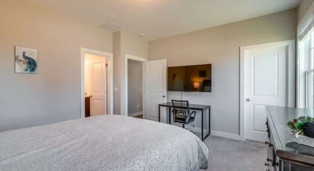 Коттедж Lovely Bowling Green Home, 10 Mi to Downtown!