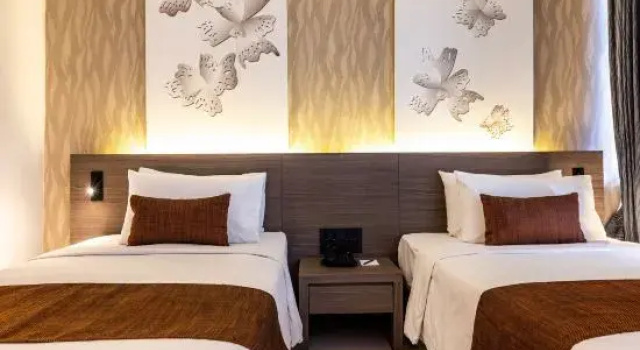 Двухместный номер Deluxe с балконом и с видом на бассейн Отель Citrus Patong Hotel by Compass Hospitality