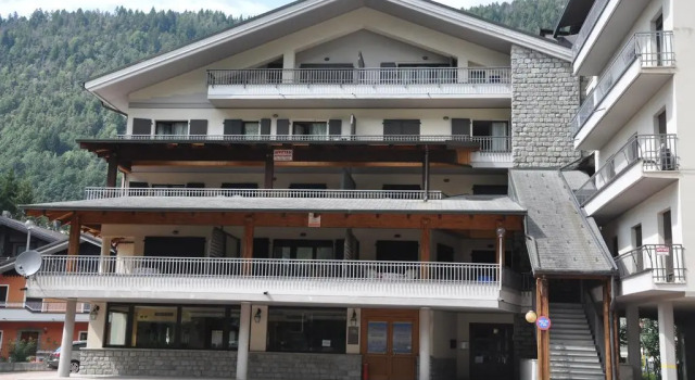Residence Baitone, Забронировать Отель Априка Valtellina, рядом с Бугельный подъёмник Сан Пьетро (нижняя станция)